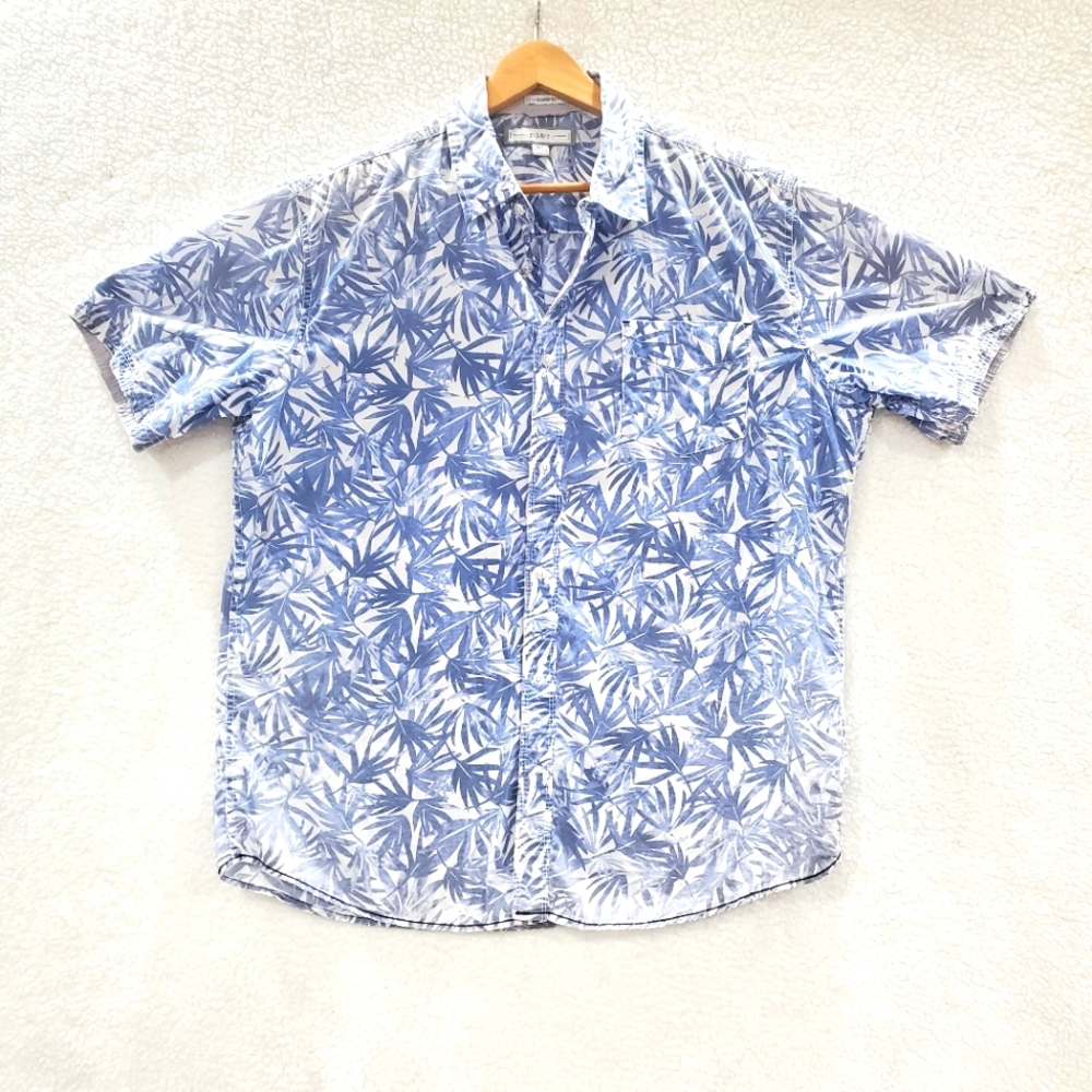 PD&C Men's XLarge Blue Floral Button Up Short Sleeve Shirt